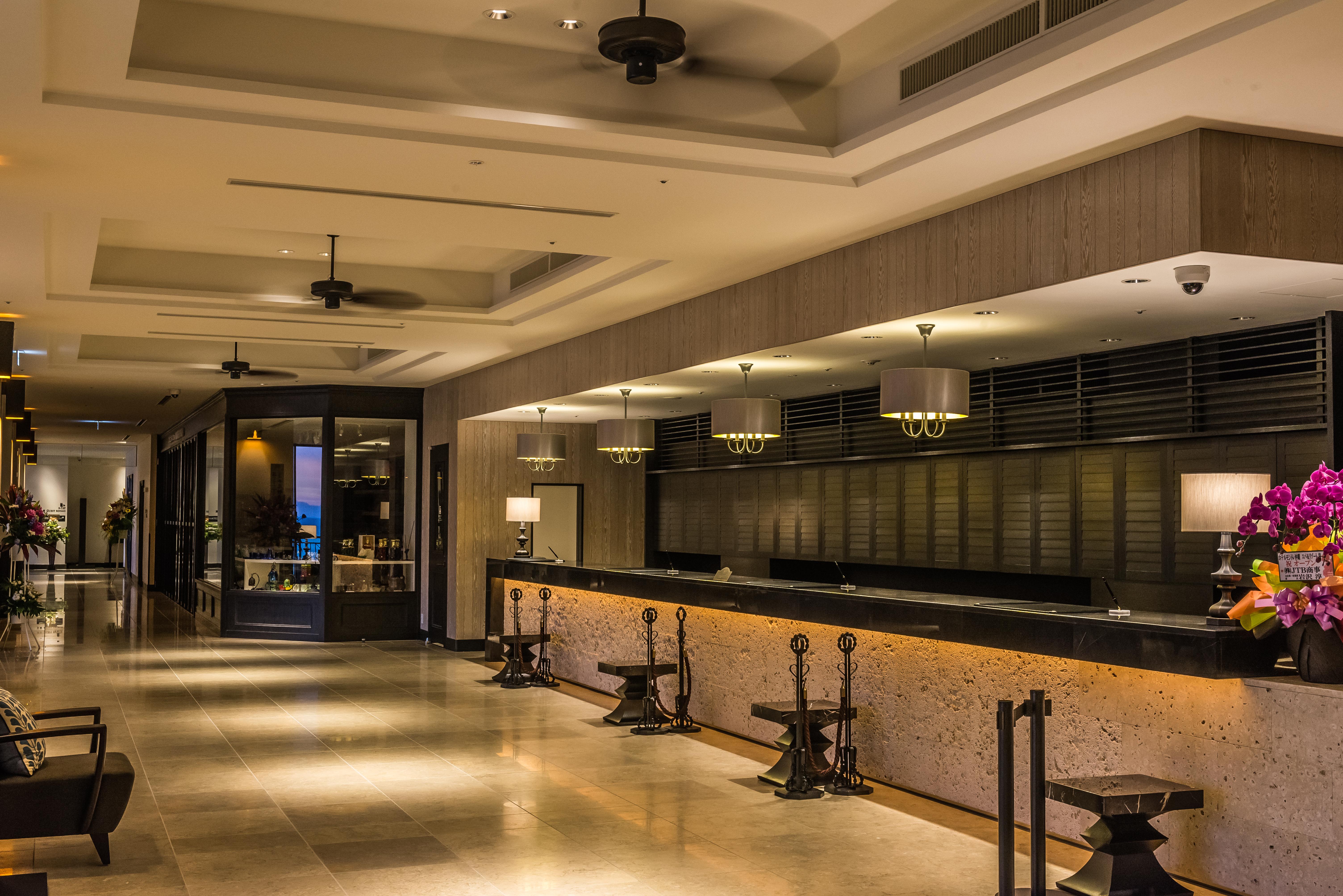 Hotel Monterey Okinawa Spa & Resort Onna Exterior photo The bar at the lobby