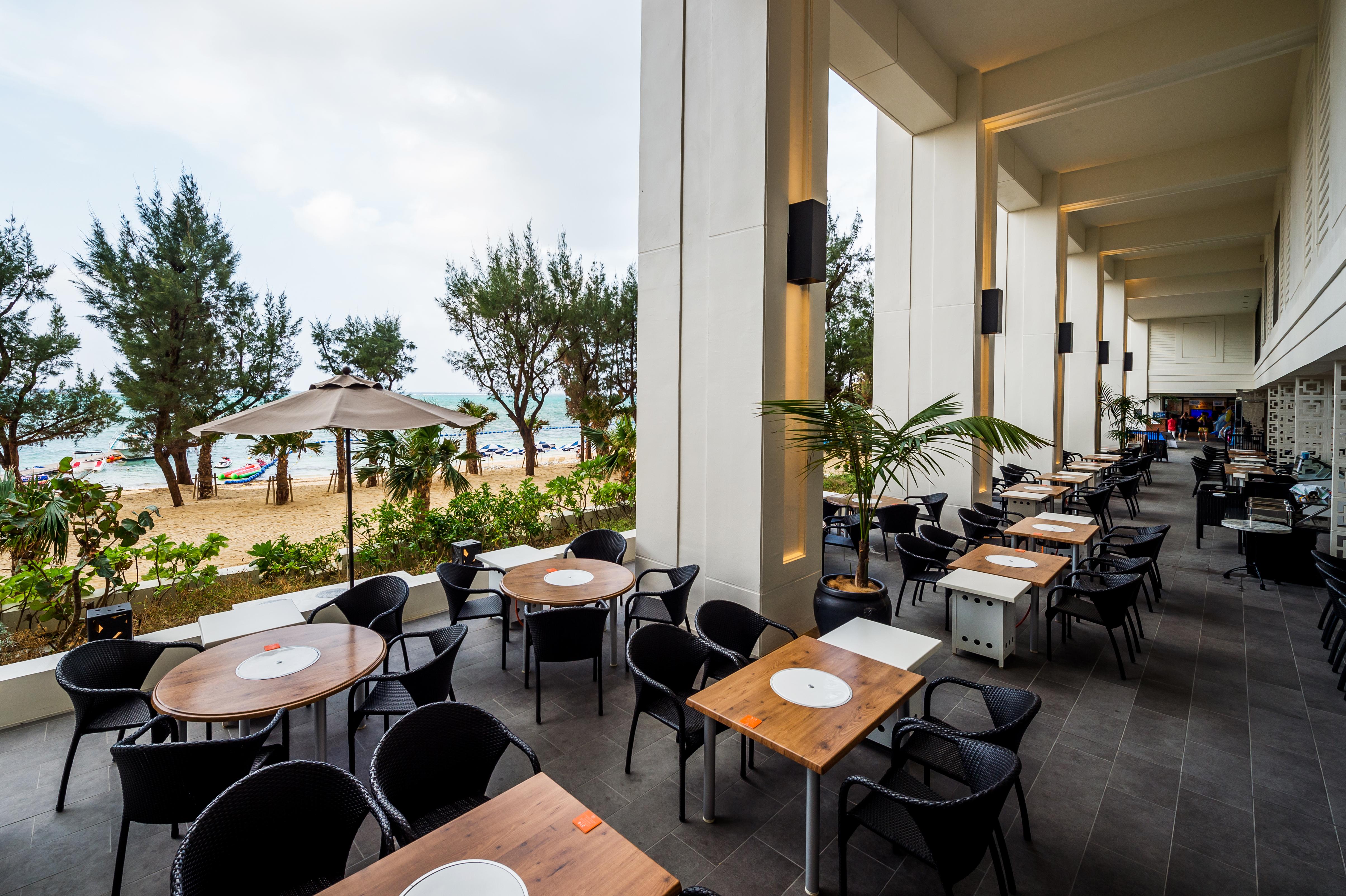 Hotel Monterey Okinawa Spa & Resort Onna Exterior photo The Beach Club