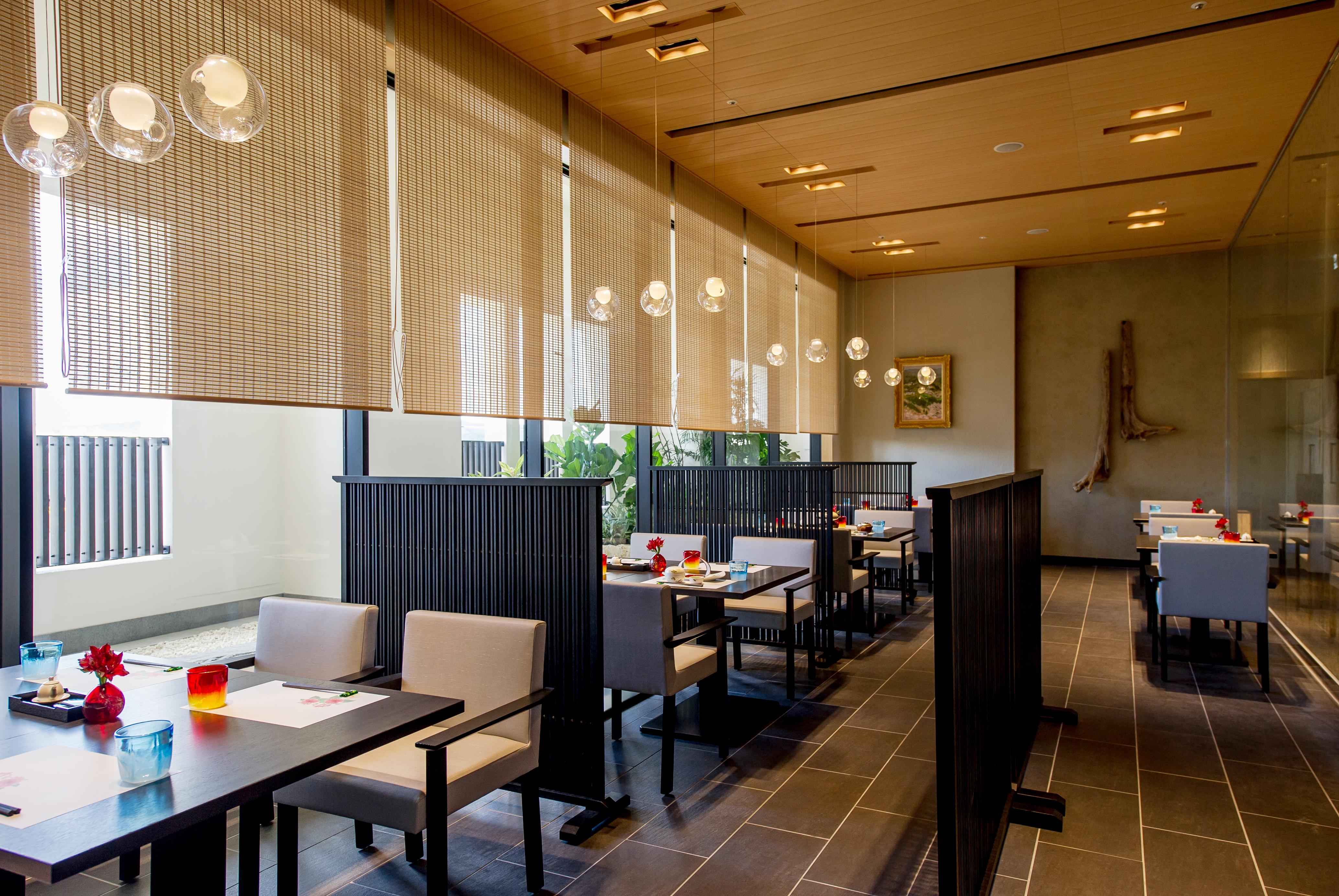 Hotel Monterey Okinawa Spa & Resort Onna Exterior photo Interior of a restaurant in Japan