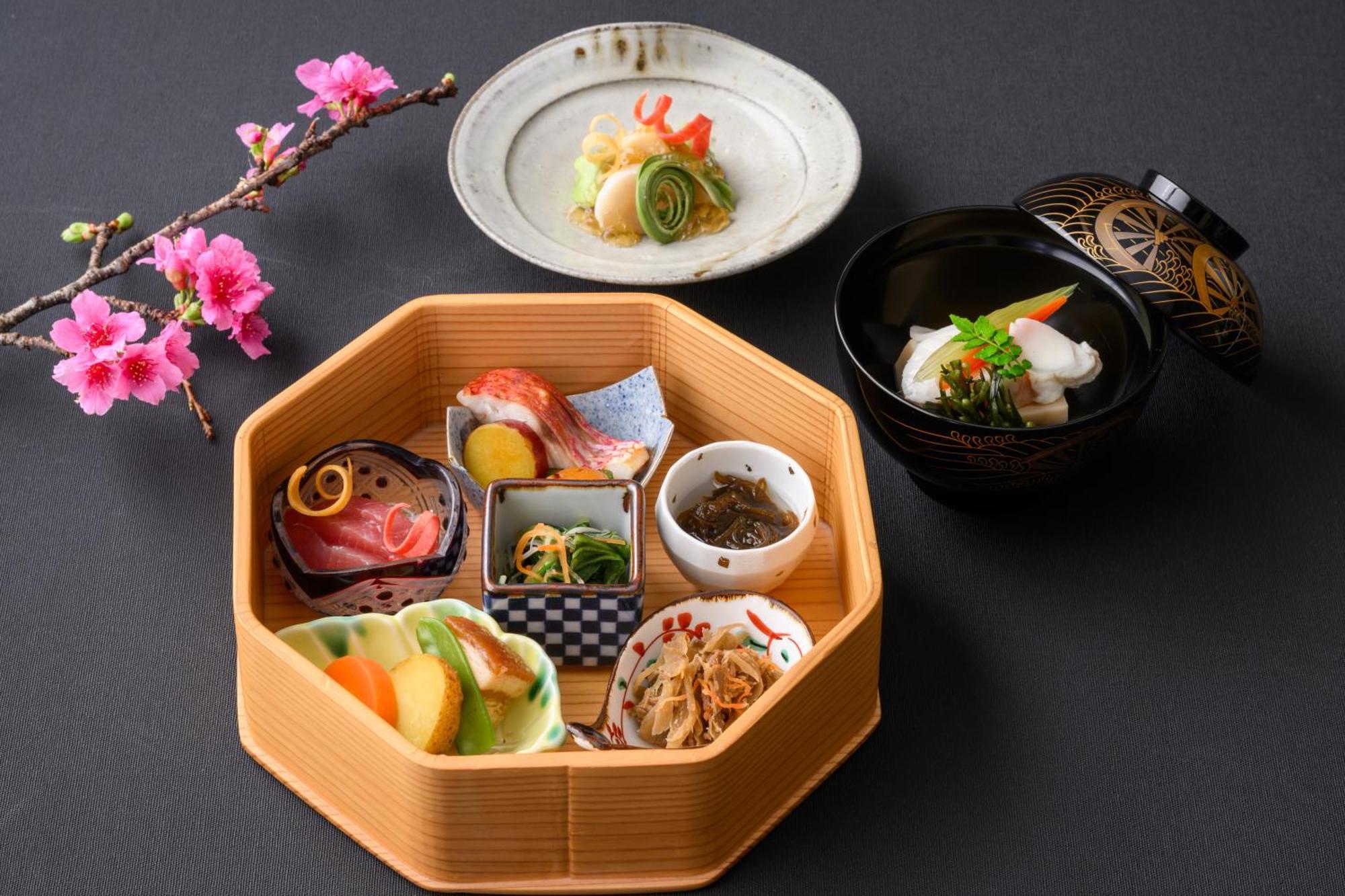 Hotel Monterey Okinawa Spa & Resort Onna Exterior photo Shōkadō bentō