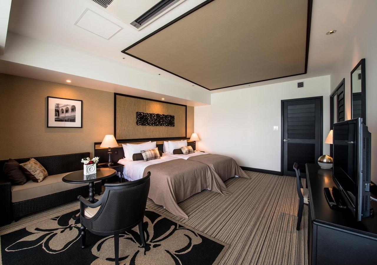 Hotel Monterey Okinawa Spa & Resort Onna Exterior photo Deluxe Room