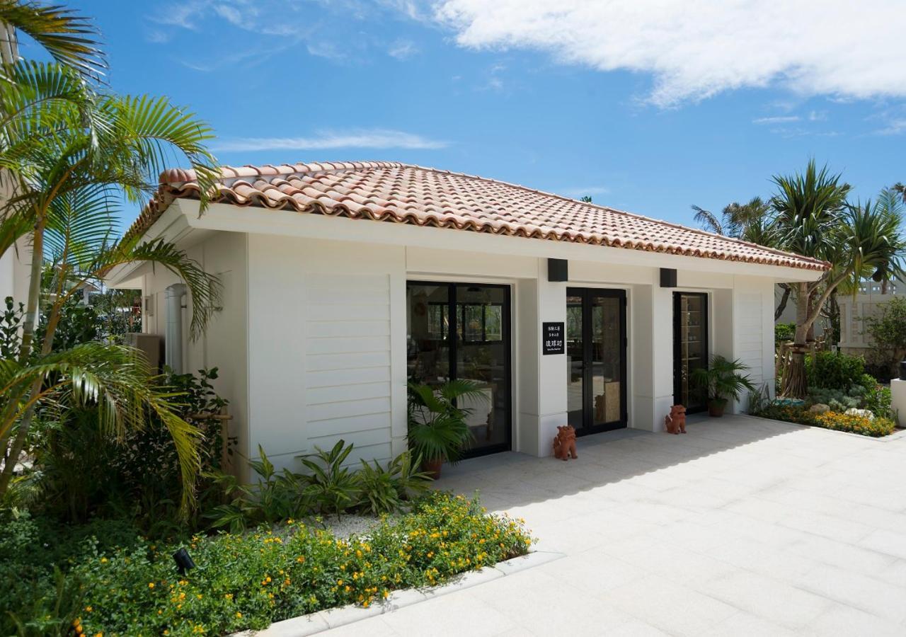 Hotel Monterey Okinawa Spa & Resort Onna Exterior photo The entrance to the museum